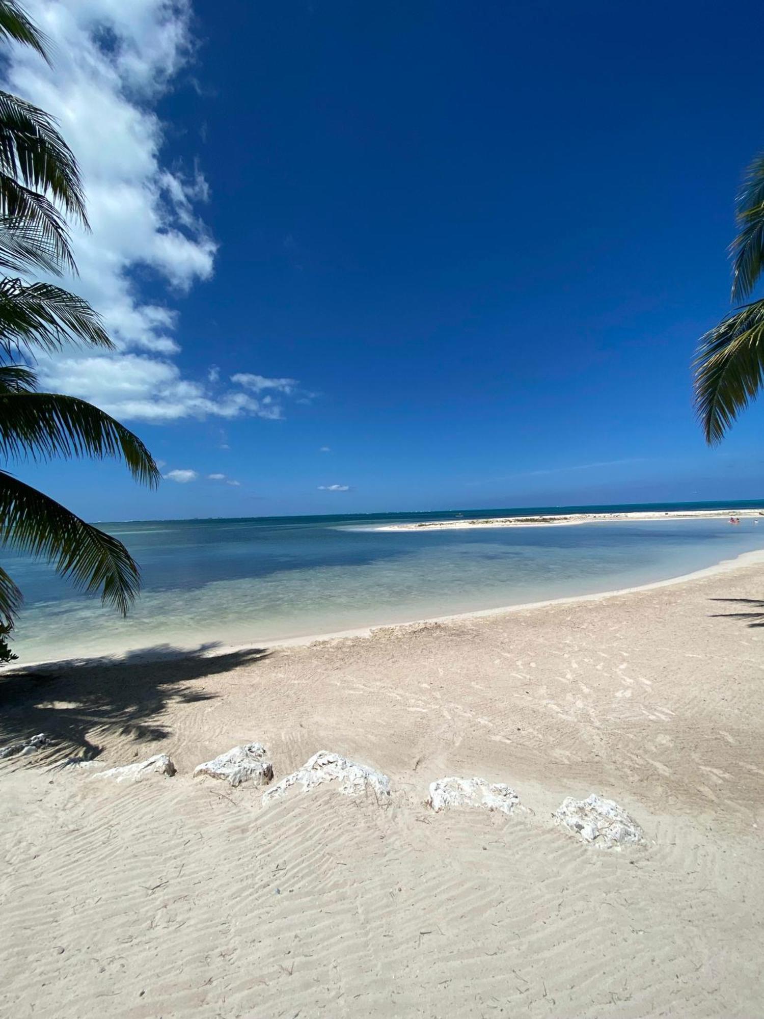 'The Cottage' At Rum Point - Private Getaway Driftwood Village Exterior foto